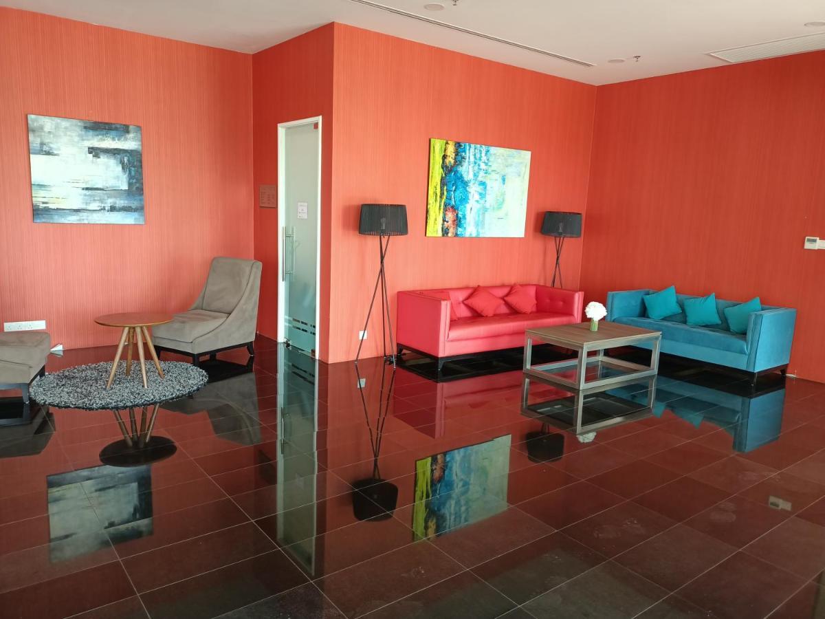 Cozy Seaview 5 Studio Apartment Tanjung Tokong Экстерьер фото